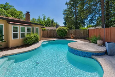 Exterior - 2613 S Surrey Ave, Modesto, CA 95355 photo 6 of 18