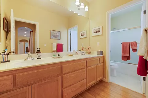 Bath - 4237 Blake Dr, Modesto, CA 95356 photo 2 of 4