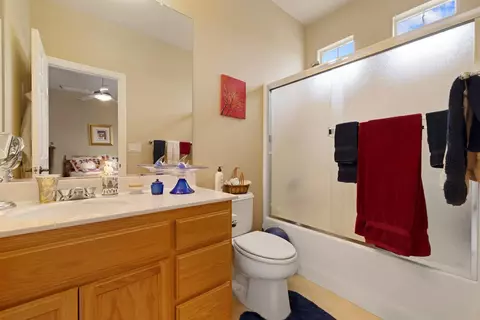 Bath - 4237 Blake Dr, Modesto, CA 95356 photo 4 of 4