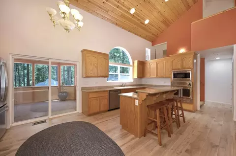 Kitchen - 1861 Rubicon Rd, Georgetown, CA 95634 photo 2 of 6