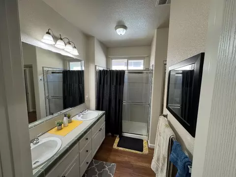 Bath - 410 Mitchell Lake Ct, Copperopolis, CA 95228 photo 2 of 2