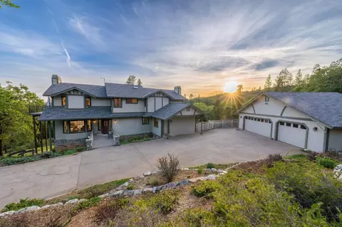 14838 Christophers Pl, Grass Valley, CA 95945