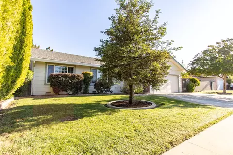 1705 Larkspur Pl, Turlock, CA 95380