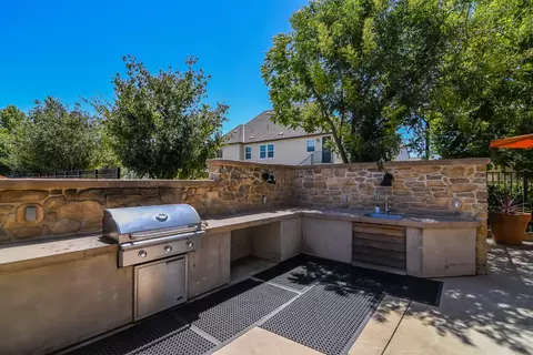 Kitchen - 973 Legend Ter, Davis, CA 95616 photo 10 of 10