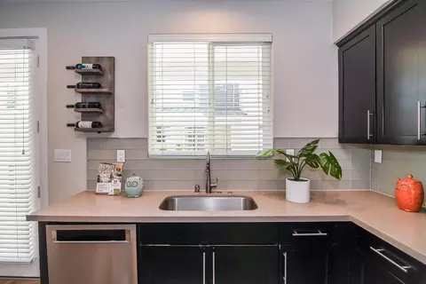 Kitchen - 973 Legend Ter, Davis, CA 95616 photo 3 of 10