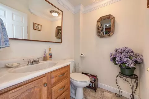 Bath - 16390 Ridge Rd, Jackson, CA 95642 photo 6 of 7