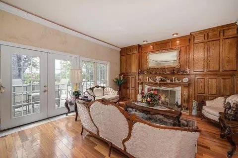 Living - 16390 Ridge Rd, Jackson, CA 95642 photo 2 of 4