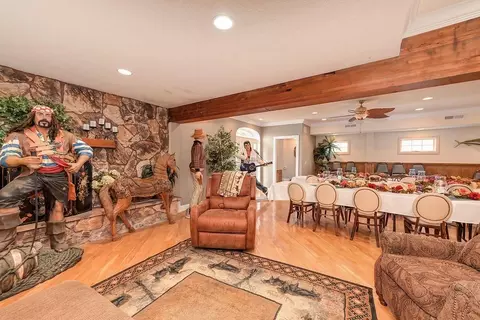 Dining - 16390 Ridge Rd, Jackson, CA 95642 photo 5 of 6