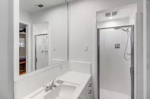 Bath - 1501 Elsdon Cir, Carmichael, CA 95608 photo 4 of 7