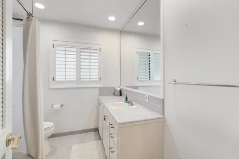 Bath - 1501 Elsdon Cir, Carmichael, CA 95608 photo 6 of 7