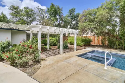 Exterior - 1501 Elsdon Cir, Carmichael, CA 95608 photo 8 of 17