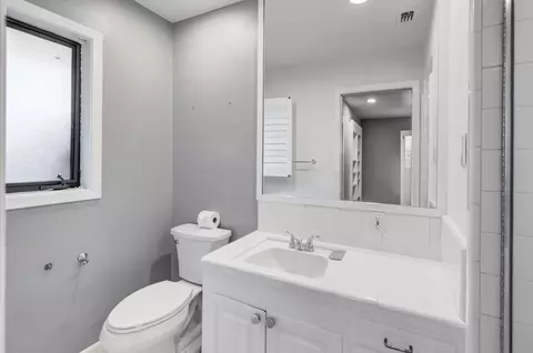 Bath - 1501 Elsdon Cir, Carmichael, CA 95608 photo 5 of 7