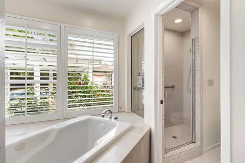Bath - 1501 Elsdon Cir, Carmichael, CA 95608 photo 3 of 7