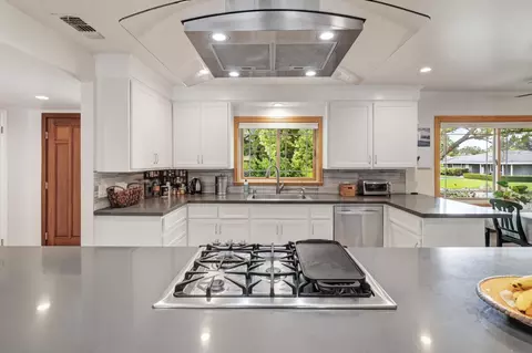 Kitchen - 1501 Elsdon Cir, Carmichael, CA 95608 photo 5 of 13