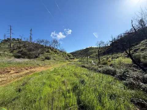 20976 Clydesdale Rd, Grass Valley, CA 95949