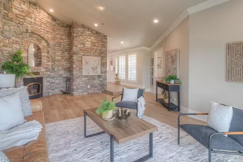 Living - 34672 Bernard Rd, Tracy, CA 95377 photo 2 of 4