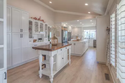Kitchen - 34672 Bernard Rd, Tracy, CA 95377 photo 5 of 7