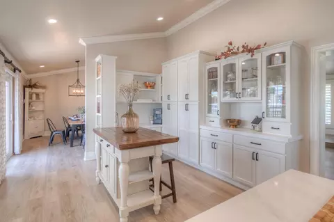 Kitchen - 34672 Bernard Rd, Tracy, CA 95377 photo 4 of 7