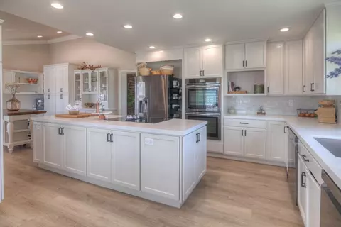 Kitchen - 34672 Bernard Rd, Tracy, CA 95377 photo 3 of 7