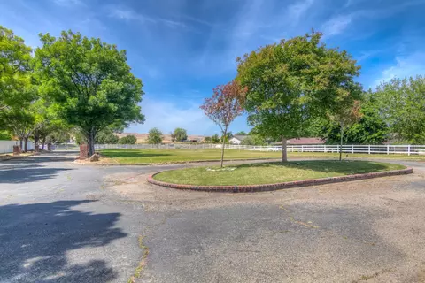 Exterior - 34672 Bernard Rd, Tracy, CA 95377 photo 2 of 14