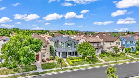 View/Area - 633 Castle Haven Dr, Tracy, CA 95377 photo 2 of 7