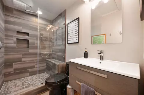 Bath - 9475 King Rd, Loomis, CA 95650 photo 6 of 6