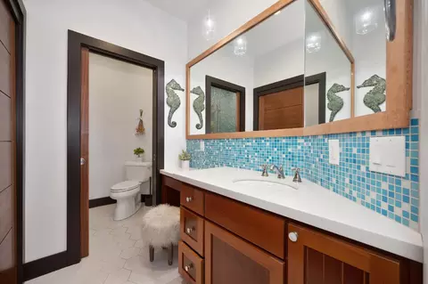 Bath - 9475 King Rd, Loomis, CA 95650 photo 5 of 6