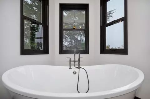 Bath - 9475 King Rd, Loomis, CA 95650 photo 3 of 6