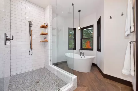 Bath - 9475 King Rd, Loomis, CA 95650 photo 2 of 6