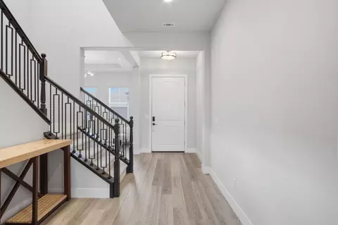 Entry Way - 2516 Orinoco Ave, Manteca, CA 95337 photo 2 of 8