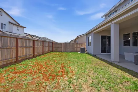 Exterior - 2516 Orinoco Ave, Manteca, CA 95337 photo 4 of 5