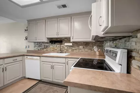 Kitchen - 185 Tiffany Cir, Ripon, CA 95366 photo 1 of 3