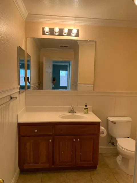 Bath - 719 Sparrow Ct, Tracy, CA 95377 photo 4 of 4