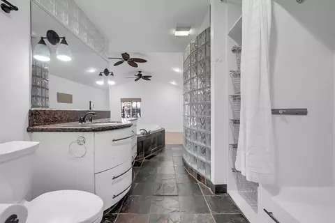 Bath - 1945 Annhurst Ave, Turlock, CA 95382 photo 4 of 4