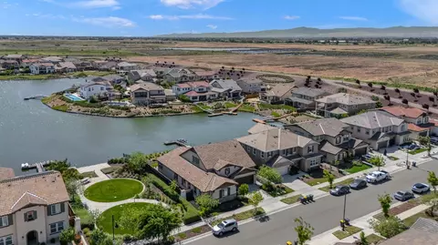 View/Area - 17562 Graceada Ln, Lathrop, CA 95330 photo 5 of 11