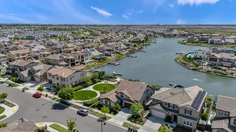 View/Area - 17562 Graceada Ln, Lathrop, CA 95330 photo 4 of 11