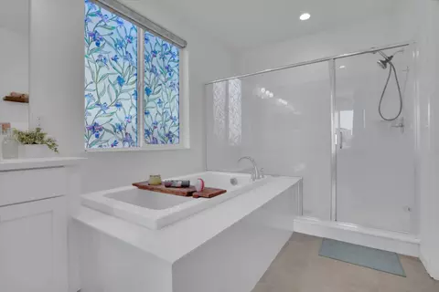 Bath - 17562 Graceada Ln, Lathrop, CA 95330 photo 5 of 6