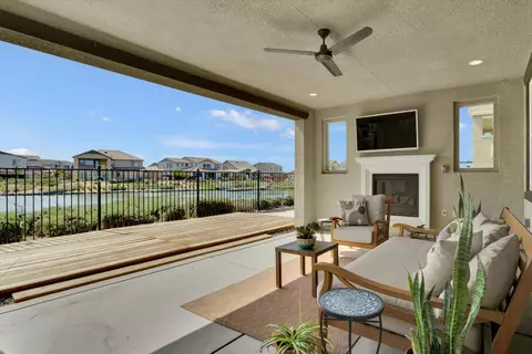 Exterior - 17562 Graceada Ln, Lathrop, CA 95330 photo 5 of 10