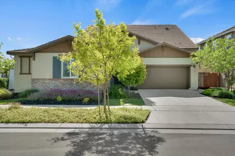 Exterior - 17562 Graceada Ln, Lathrop, CA 95330 photo 2 of 10
