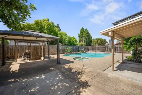 Exterior - 260 Patricia Pl, Lathrop, CA 95330 photo 7 of 11