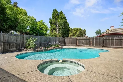 Exterior - 260 Patricia Pl, Lathrop, CA 95330 photo 8 of 11