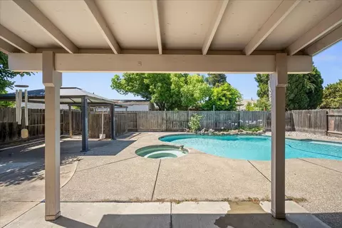 Exterior - 260 Patricia Pl, Lathrop, CA 95330 photo 5 of 11