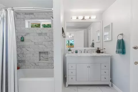 Bath - 4020 Trigger Ln, Shingle Springs, CA 95682 photo 5 of 7