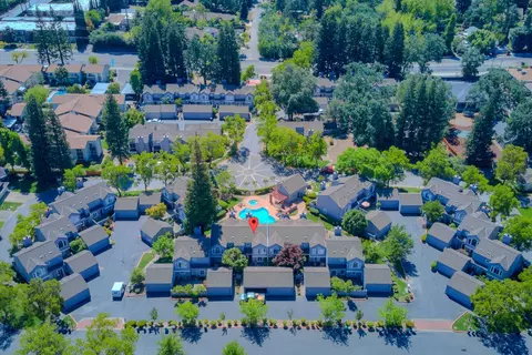 View/Area - 4055 Alex Ln, Carmichael, CA 95608 photo 9 of 17