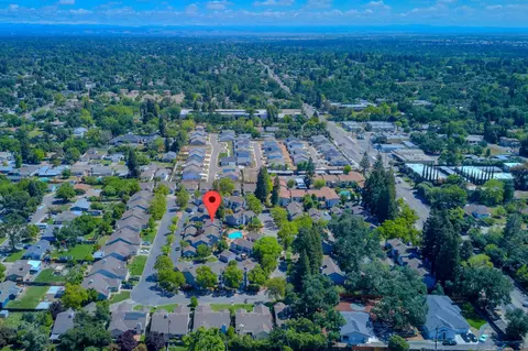 View/Area - 4055 Alex Ln, Carmichael, CA 95608 photo 14 of 17