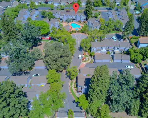 View/Area - 4055 Alex Ln, Carmichael, CA 95608 photo 4 of 17