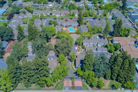 View/Area - 4055 Alex Ln, Carmichael, CA 95608 photo 1 of 17