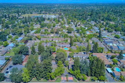 View/Area - 4055 Alex Ln, Carmichael, CA 95608 photo 2 of 17