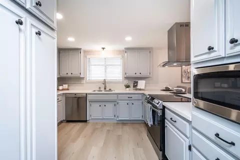 Kitchen - 4062 Quarry Ct, Loomis, CA 95650 photo 4 of 10