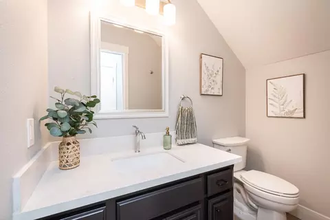 Bath - 4062 Quarry Ct, Loomis, CA 95650 photo 1 of 7